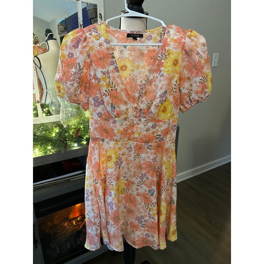 City Studio women's dress xs NWT floral‎